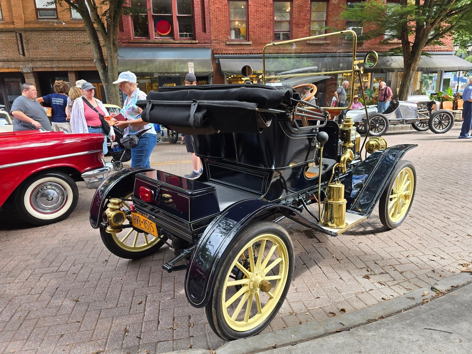 Vintage open-top car at the 2025 Classic Cruisers car show